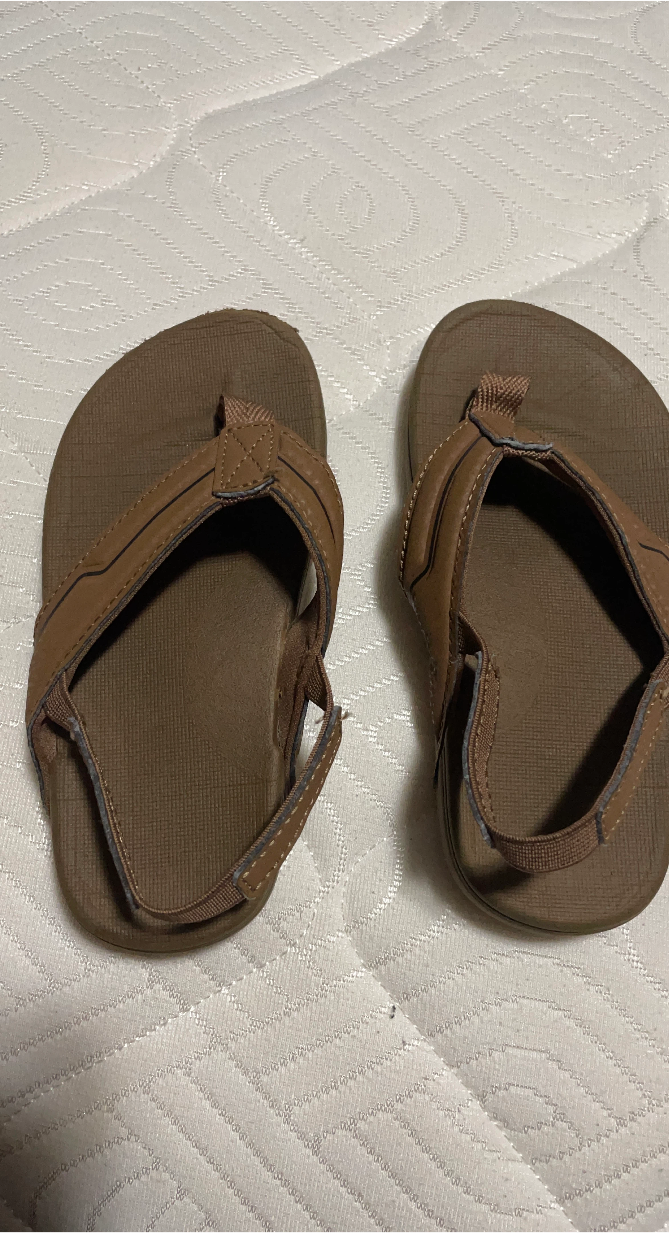 Brown flip flop kids Sandals - Size 7-8c