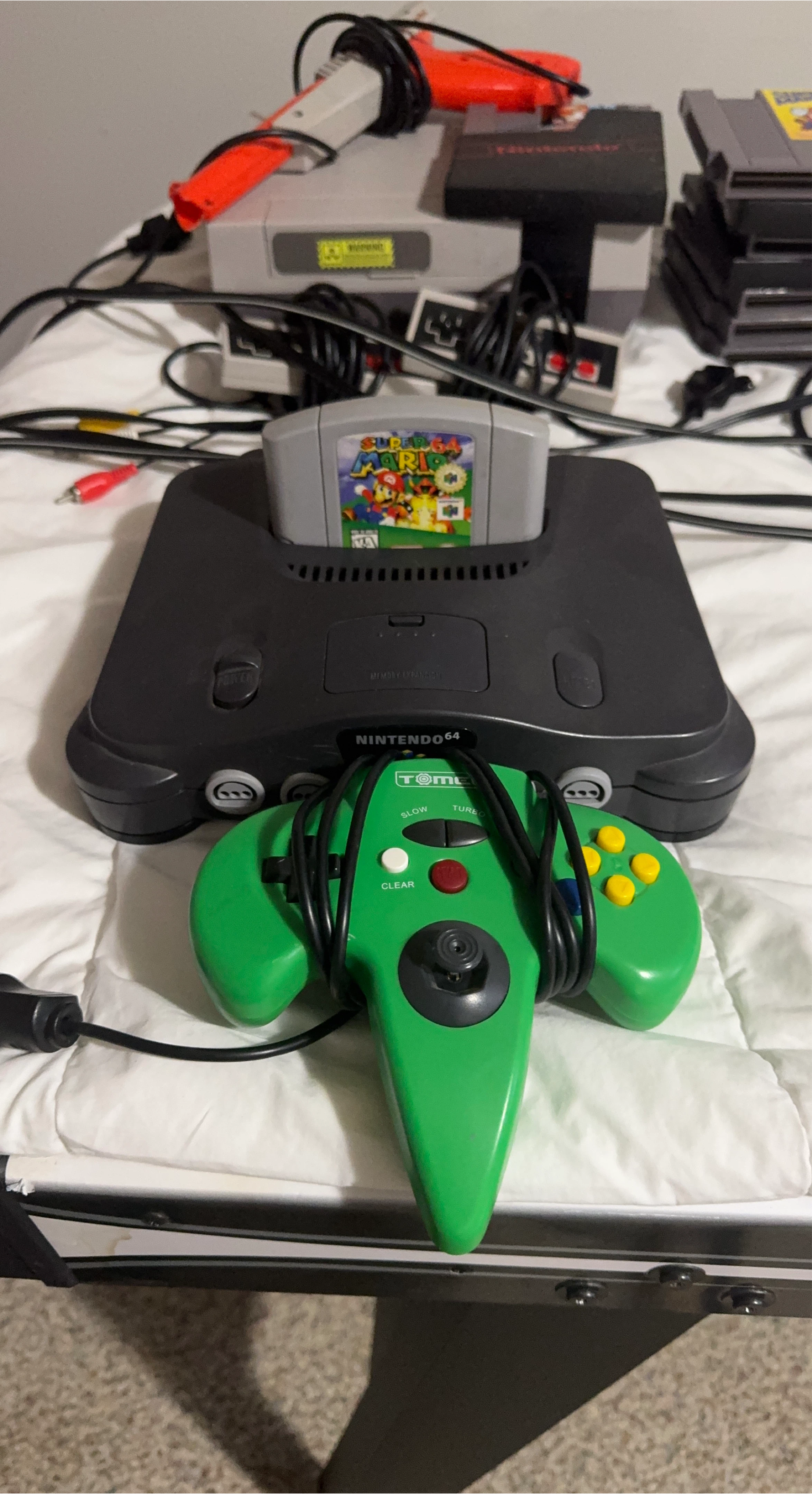 Nintendo 64 Console with Super Mario 64 & Green Controller - photo 2