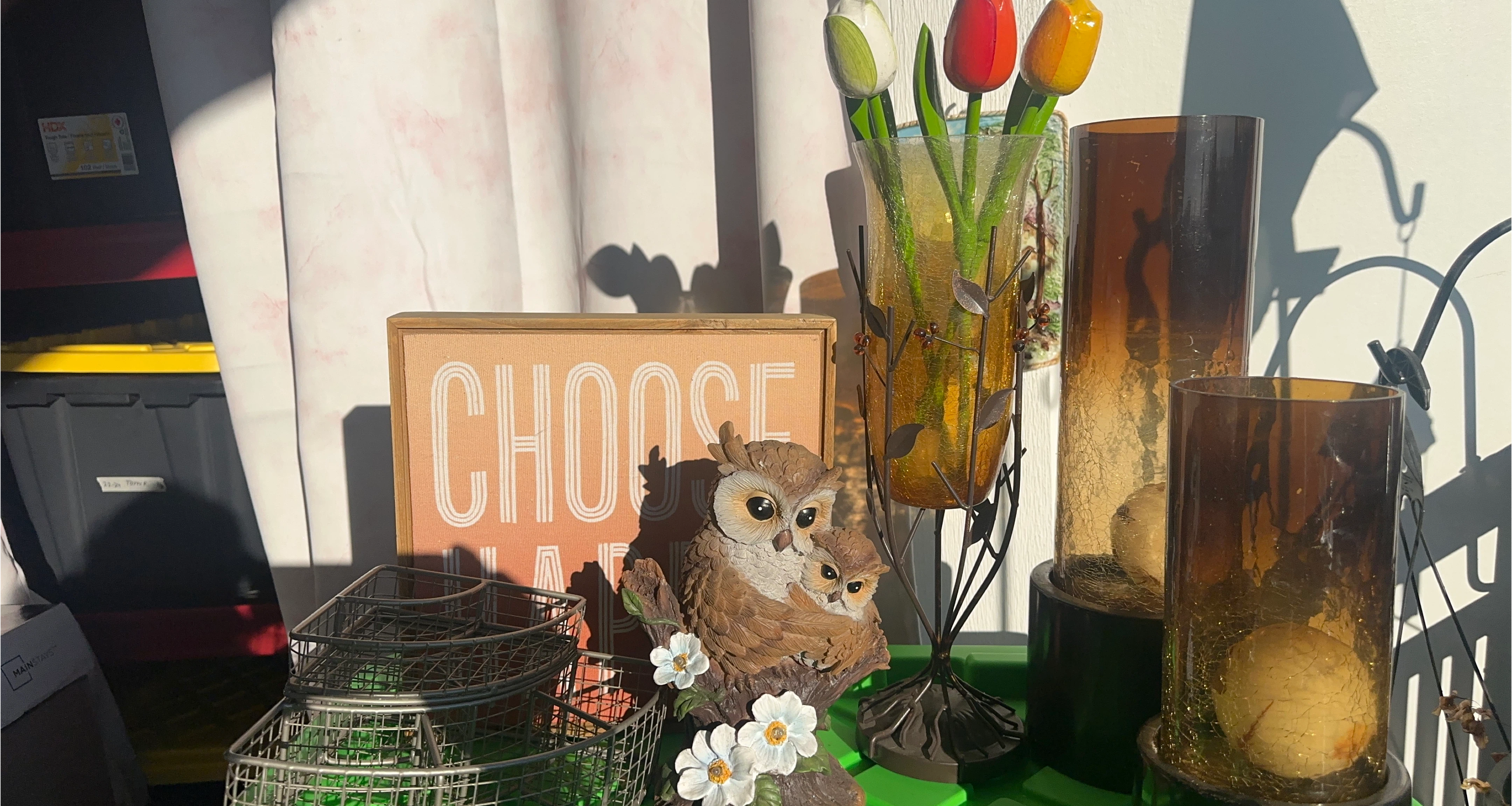 Decorative Owl Figurine with "Choose Happy" Sign