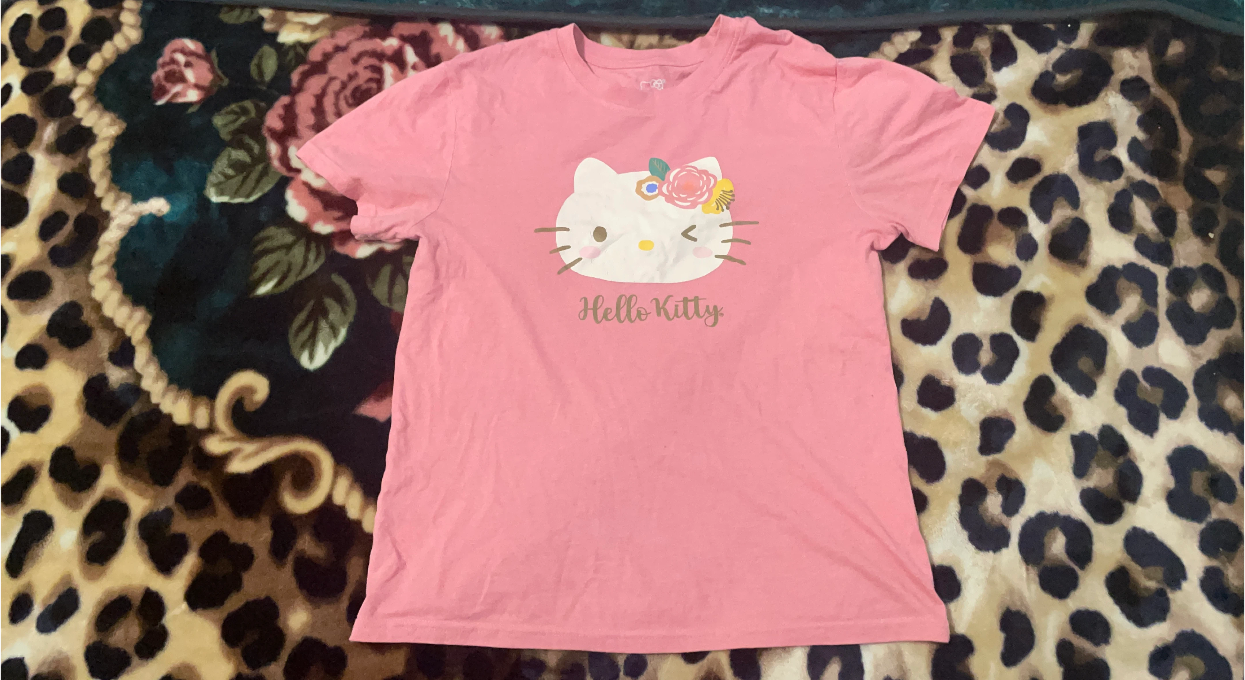 Hello Kitty by Sanrio T-Shirt Size S/P