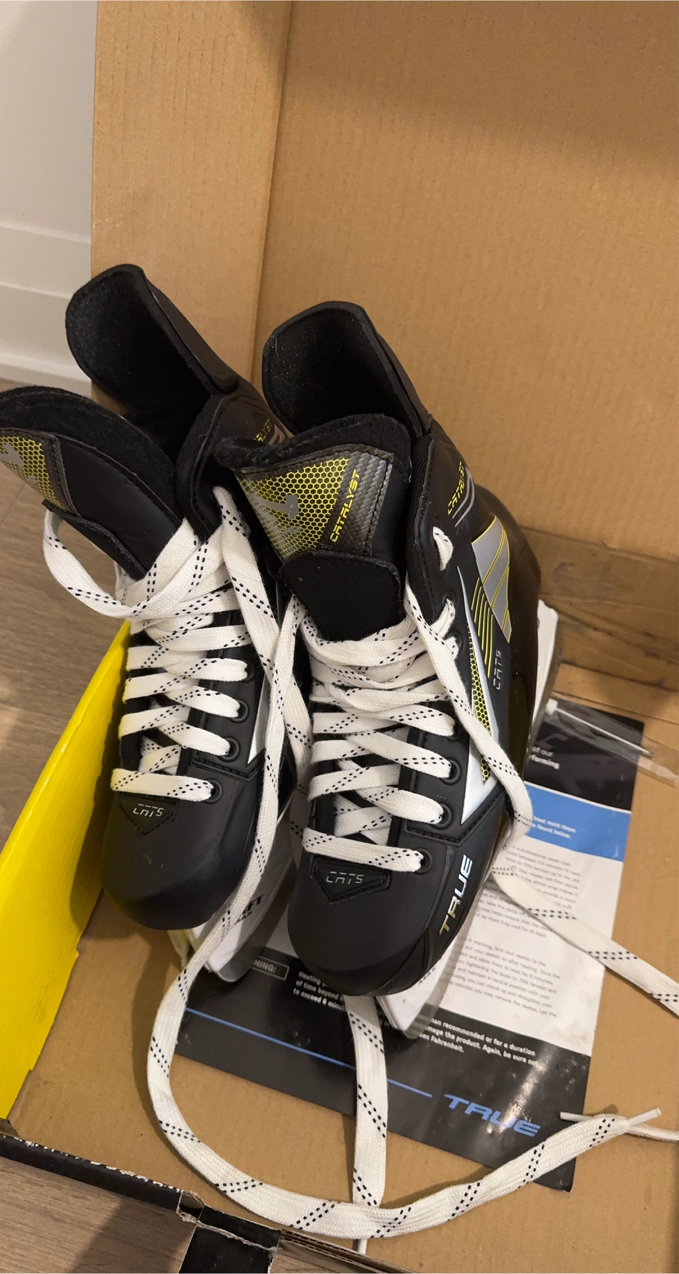 Hockey Skates (5.5R)