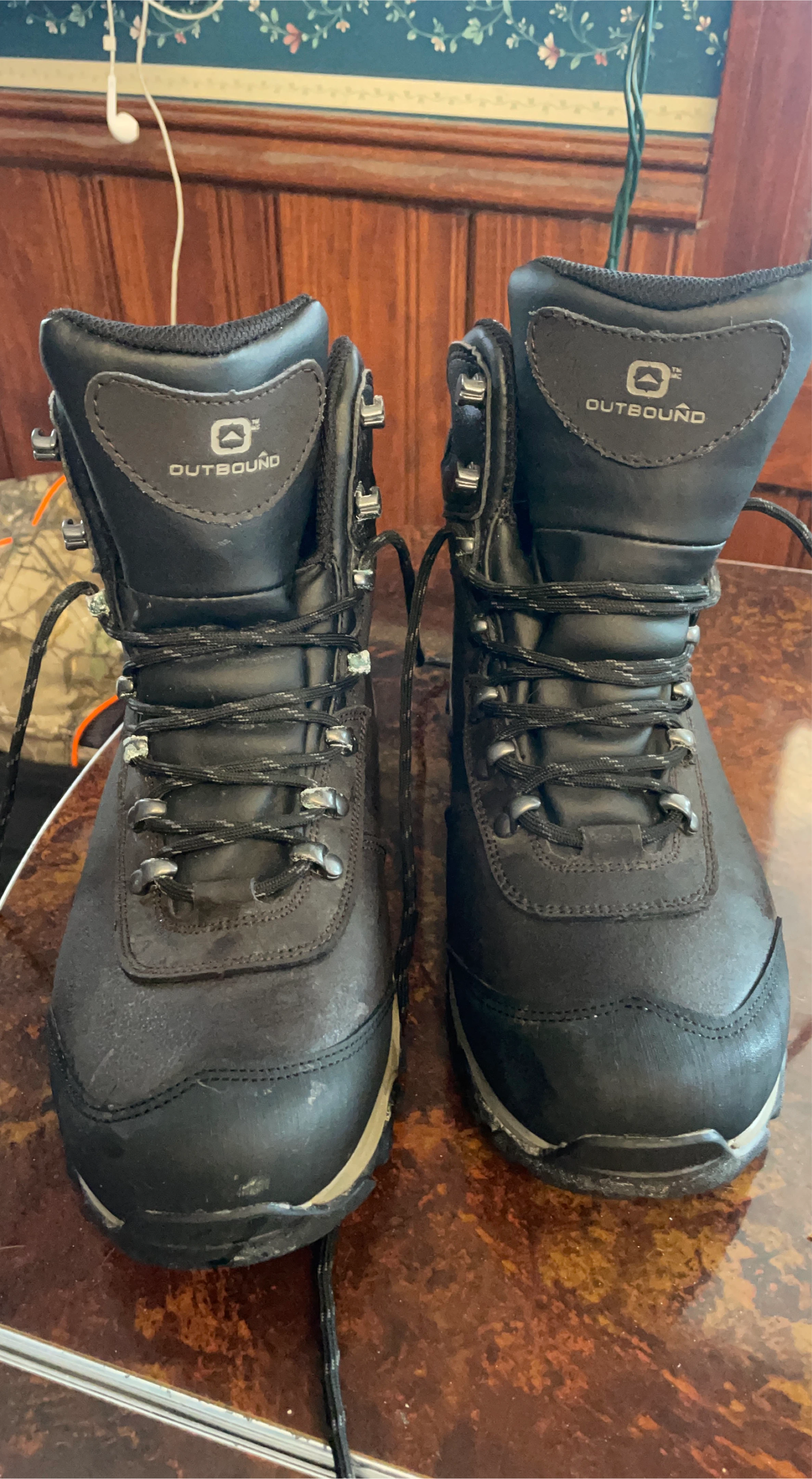 Outbound Men's Winter Boots Size 7