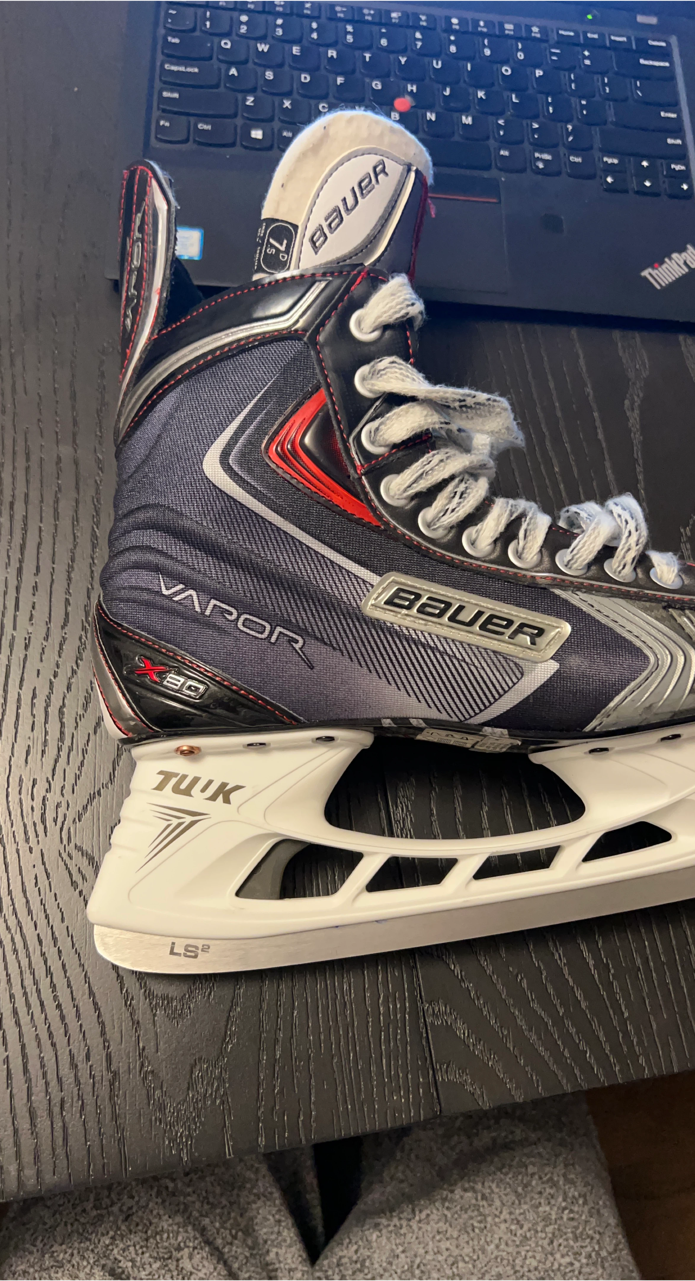 Bauer Vapor X80 Hockey Skates Size 7.5D