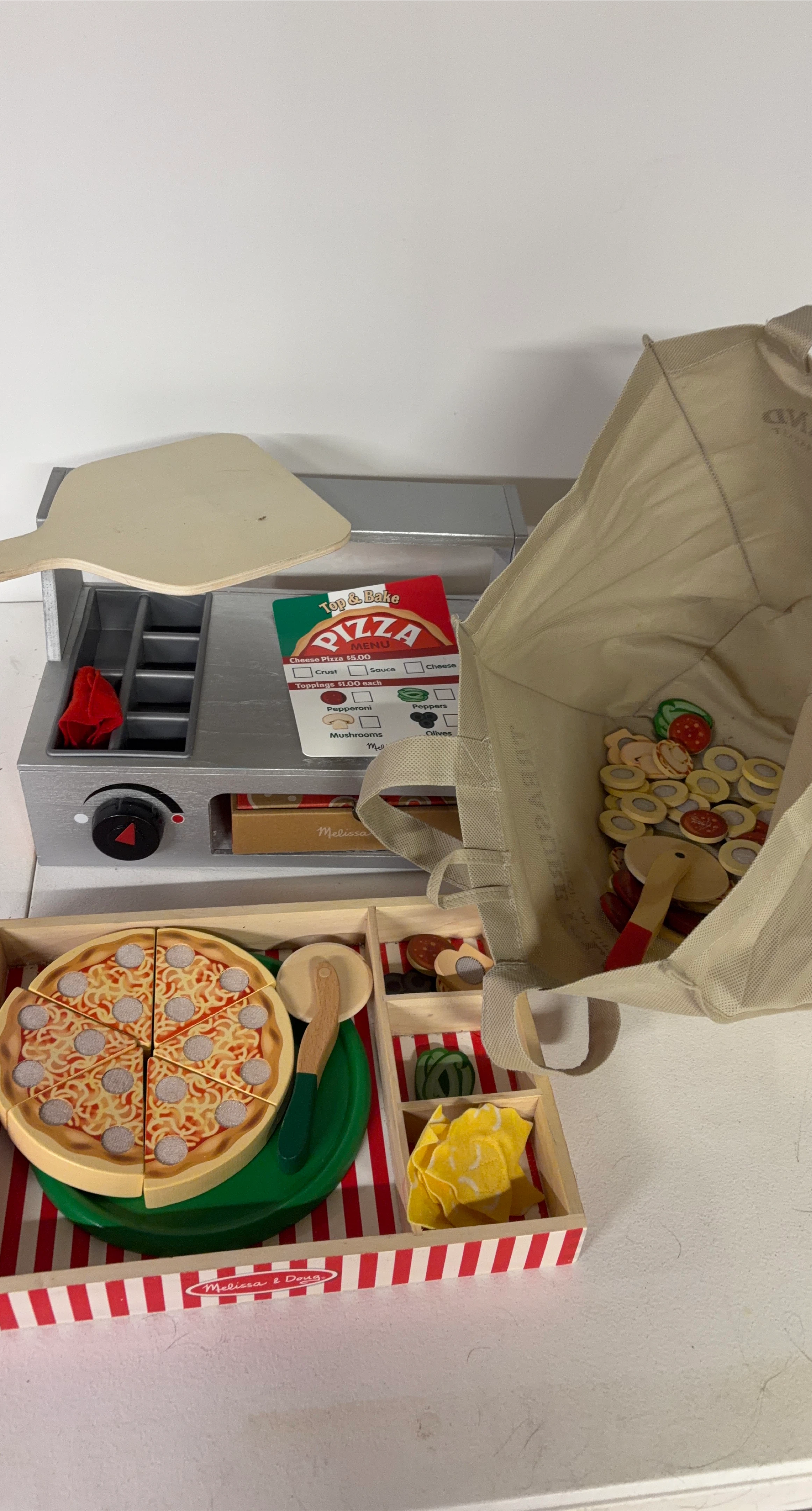 Melissa & Doug Top & Bake Wooden Pizza Counter Playset