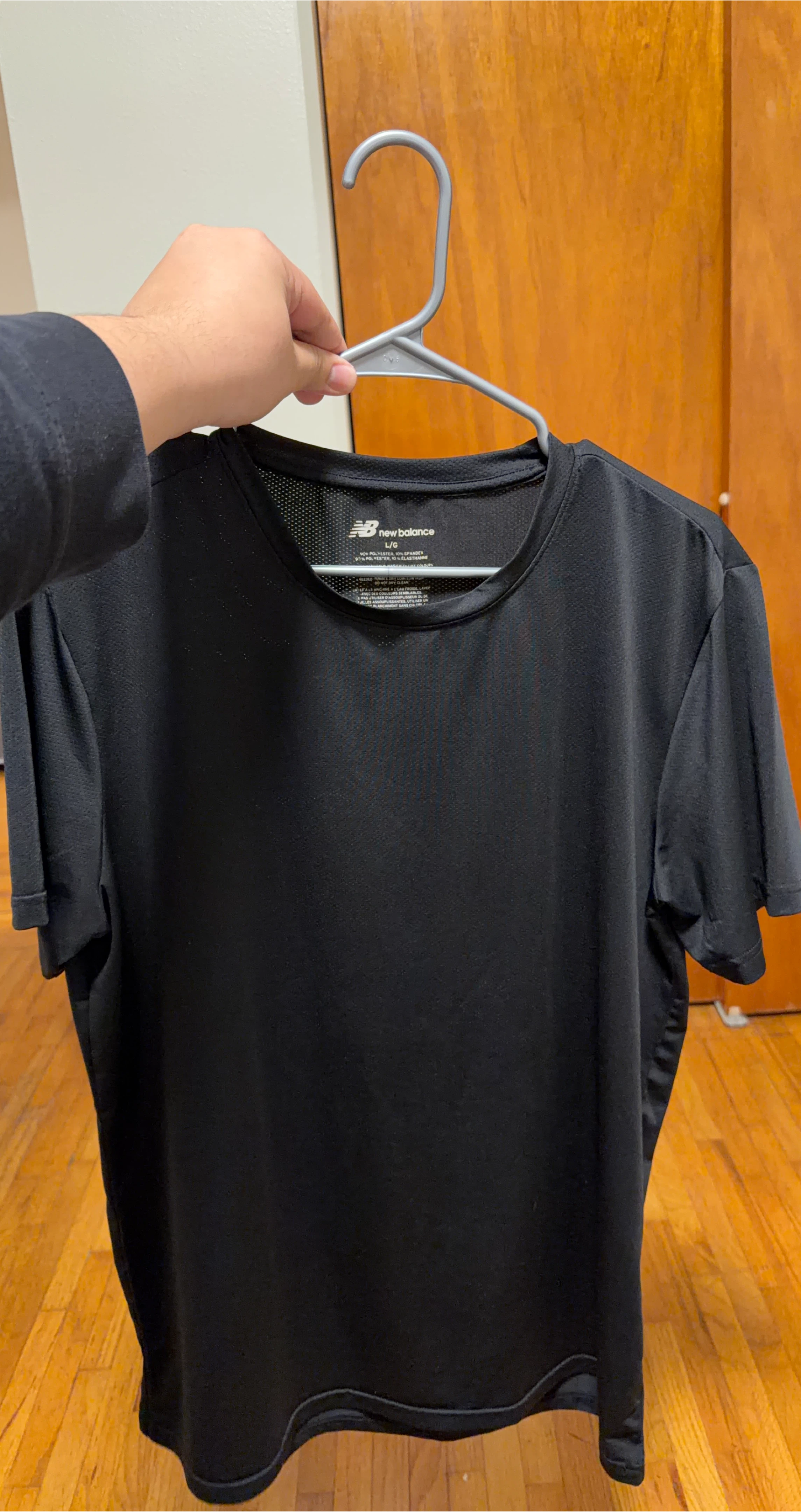 New Balance Men's Black T-Shirt - Size L/G