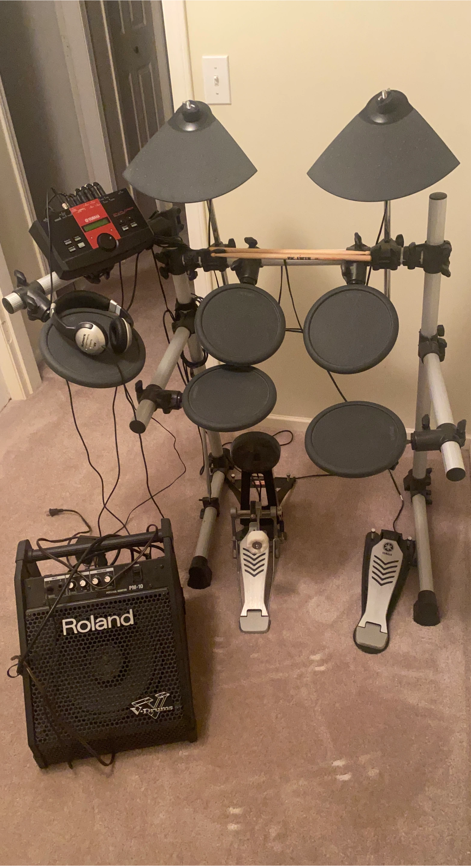 Yamaha Electronic Drum Kit with Roland Amp and Headphones