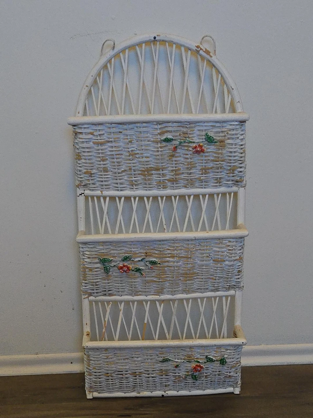 Wicker Wall Basket with 3 Tiers