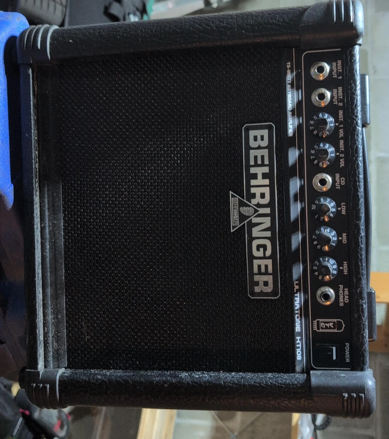 Behringer Ultratone KT108 Keyboard Amplifier