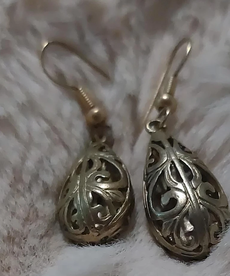 Filigree Teardrop Dangle Earrings