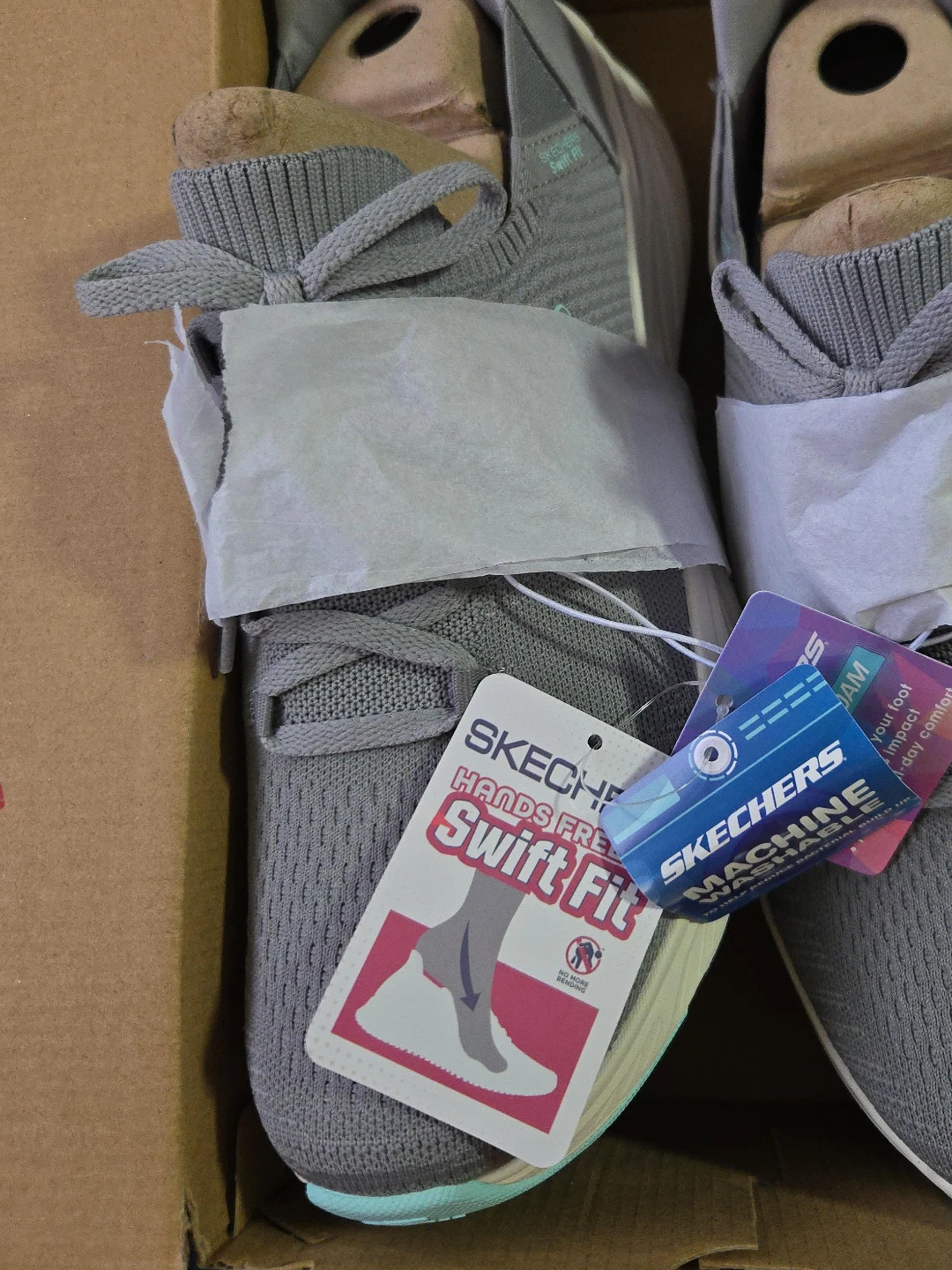Skechers Ladies Swift Fit Sneaker - Gray - Size 11