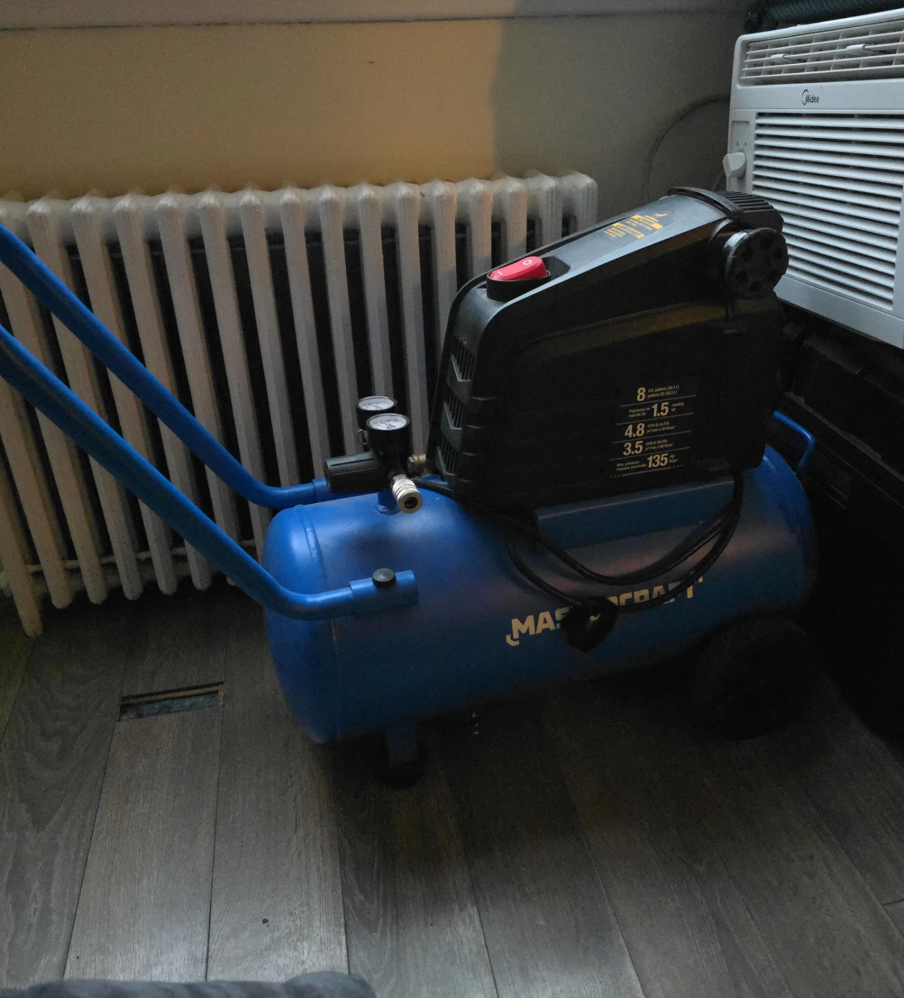 Mastercraft 8 Gallon Air Compressor