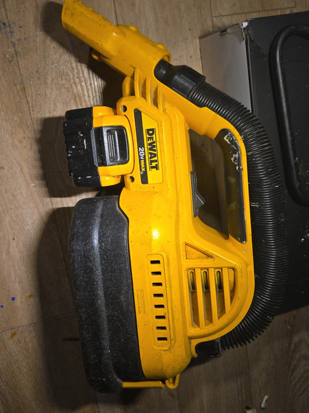 DEWALT 20V MAX Cordless Vacuum