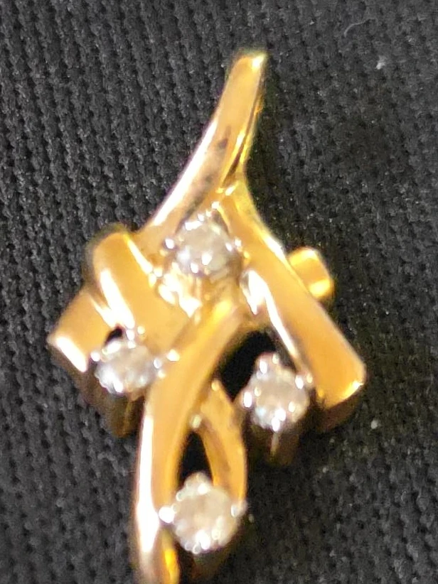 10 K Gold Diamond Pendant - photo 3