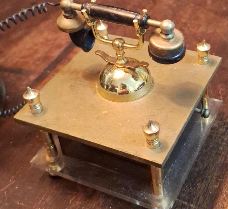 Vintage Gold Decorative Telephone