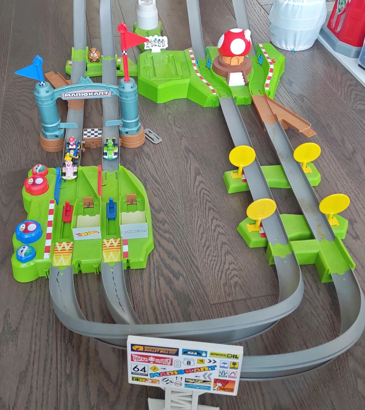 Hot Wheels Mario Kart Track Set - photo 3