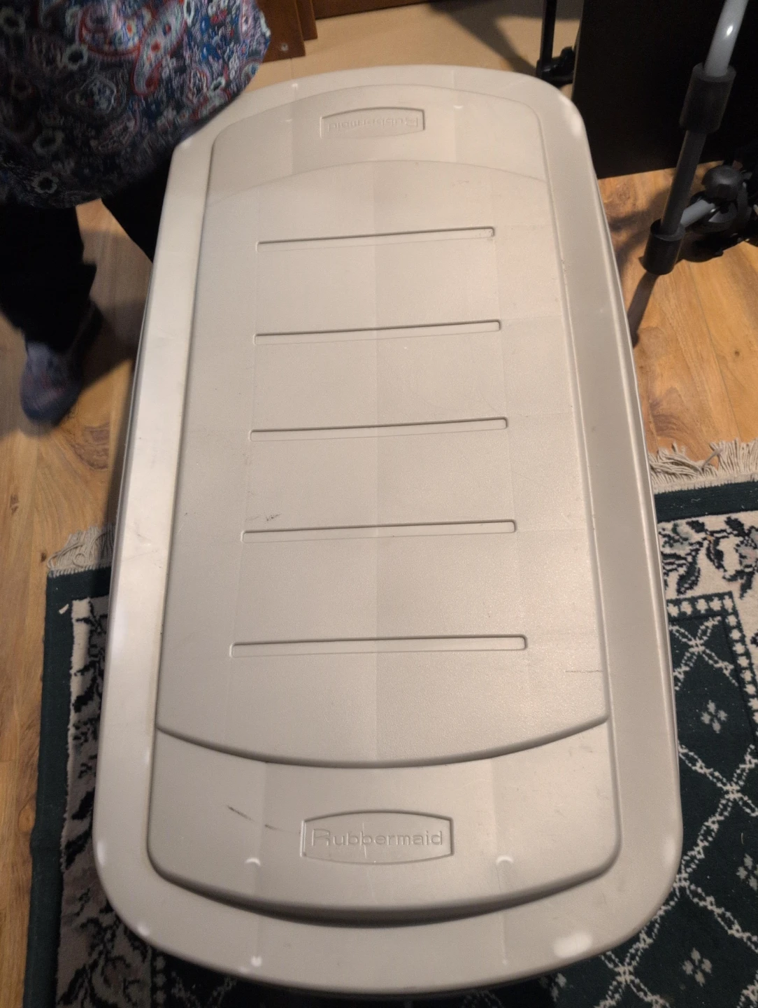 Rubbermaid Roughneck Storage Tote