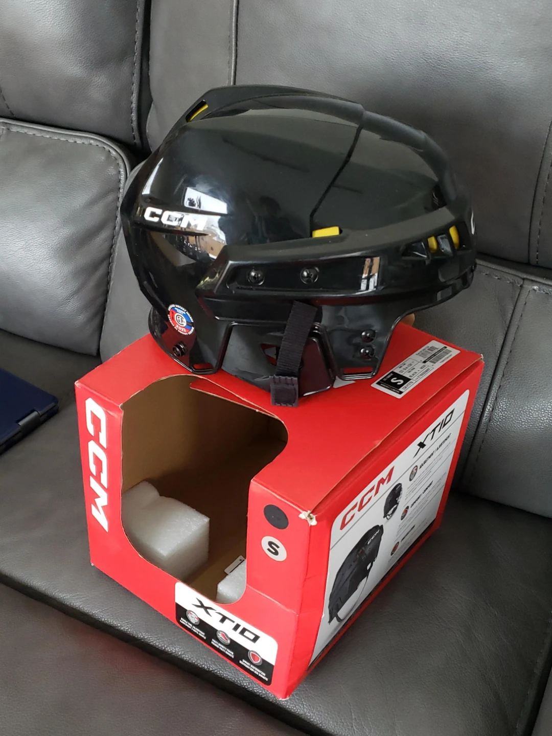 CCM XTI0 Hockey Helmet - Size S