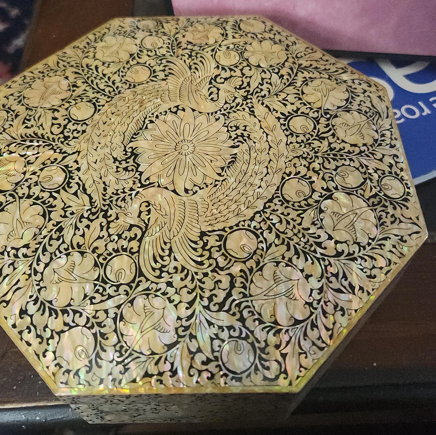 YIJO Mother-of-Pearl Lacquer Ware Box