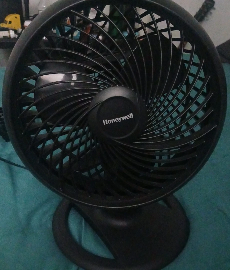 Honeywell Table Fan - Black