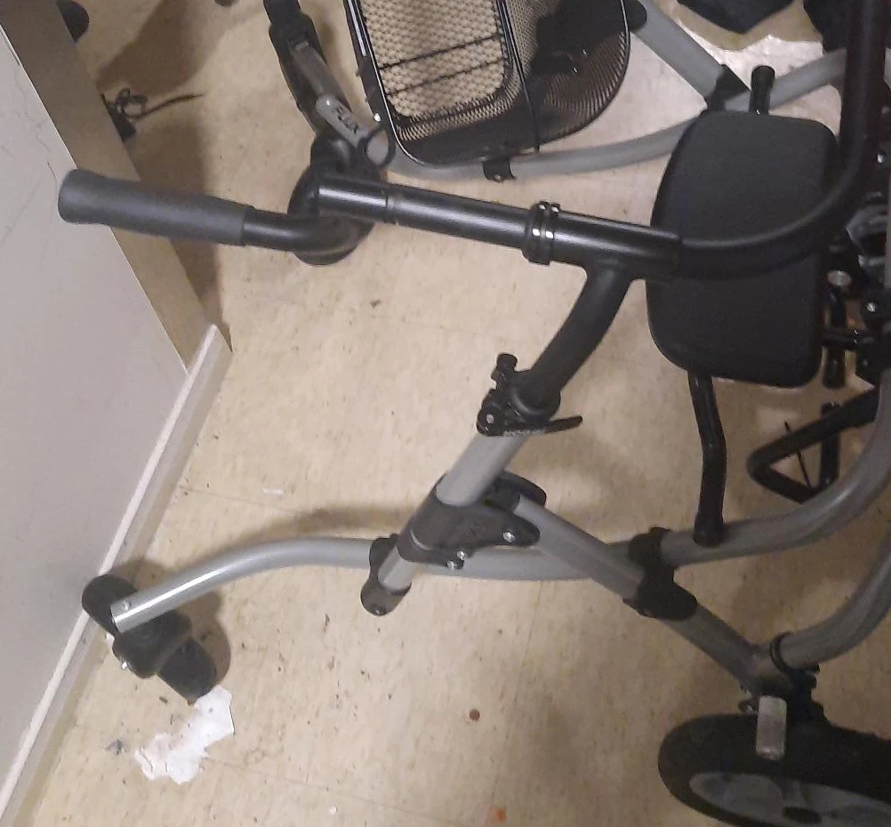 Hoggi Foldable Walker
