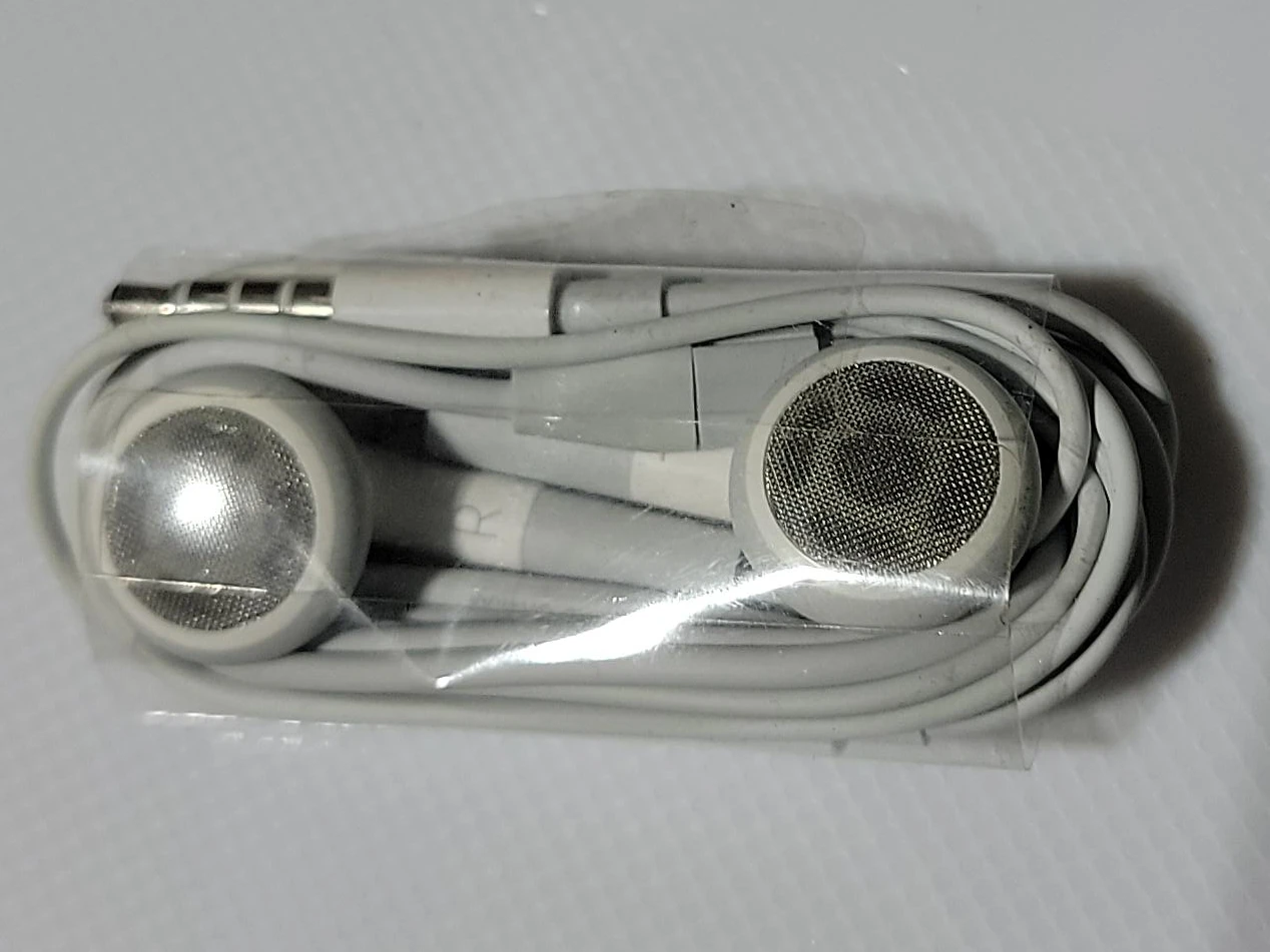 White  Earbuds  with 3.5mm Jack