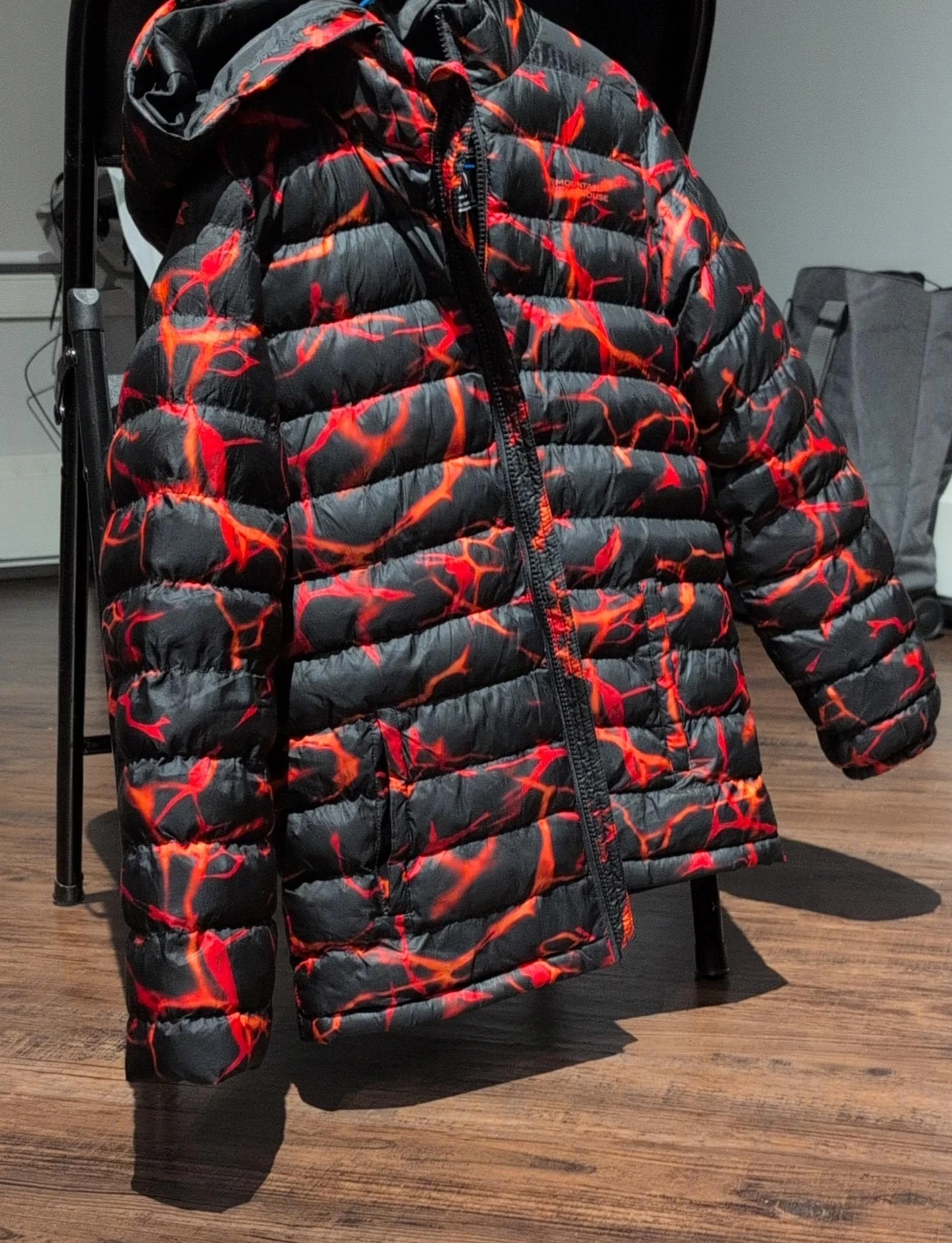 Mountain House Puffer Jacket - Black/Red Lava Print