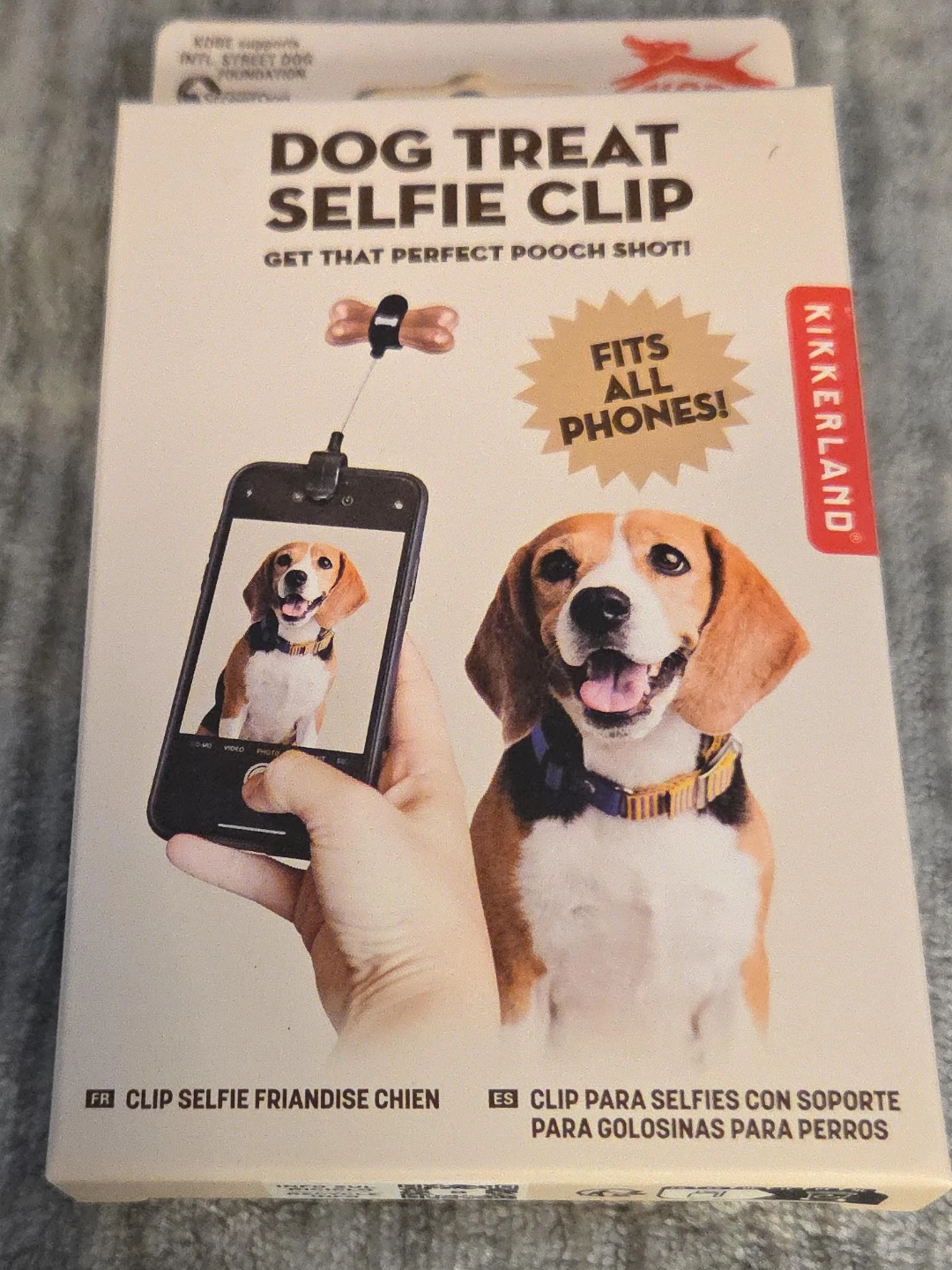 Kikkerland Dog Treat Selfie Clip for All Phones