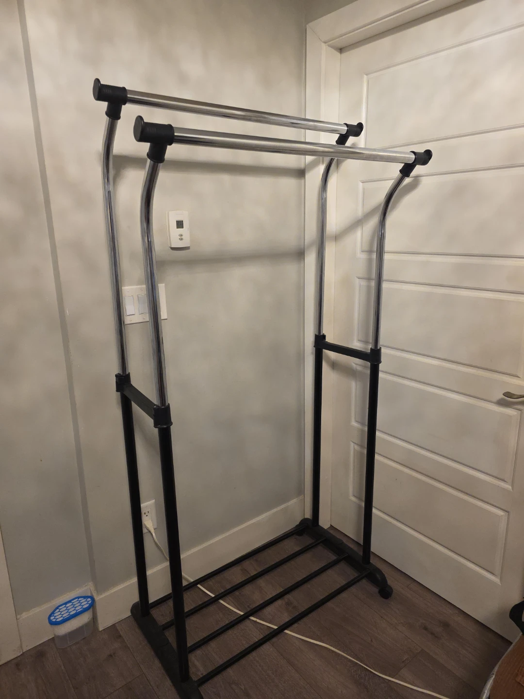Adjustable Double Rod Clothing Rack