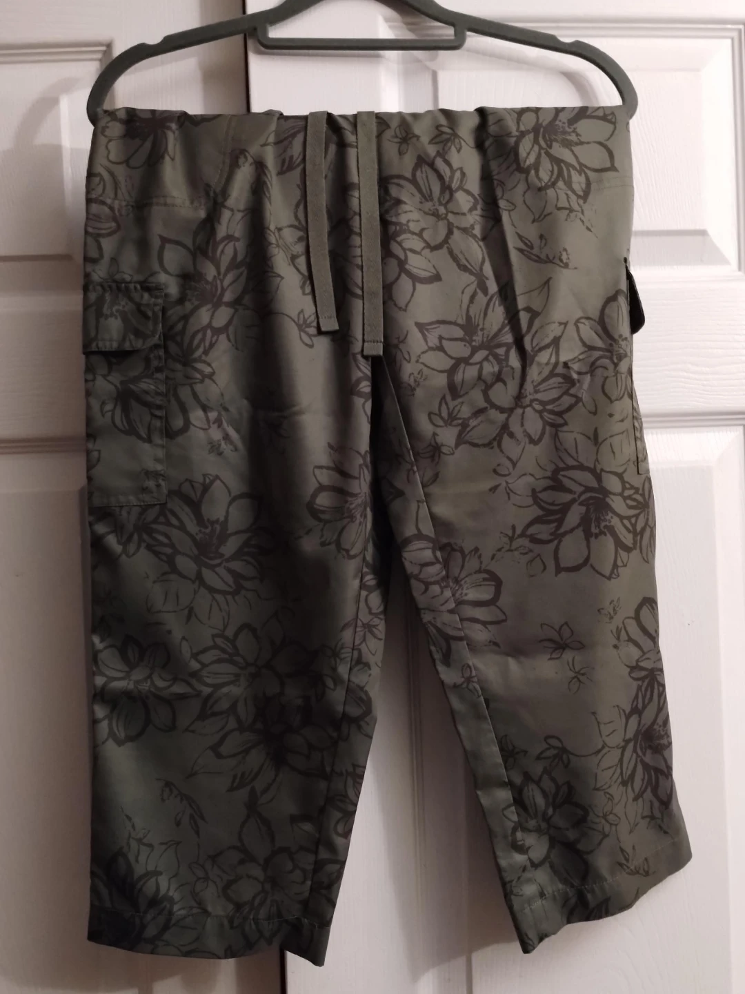 St. Johns Capri Pants with Floral Print
