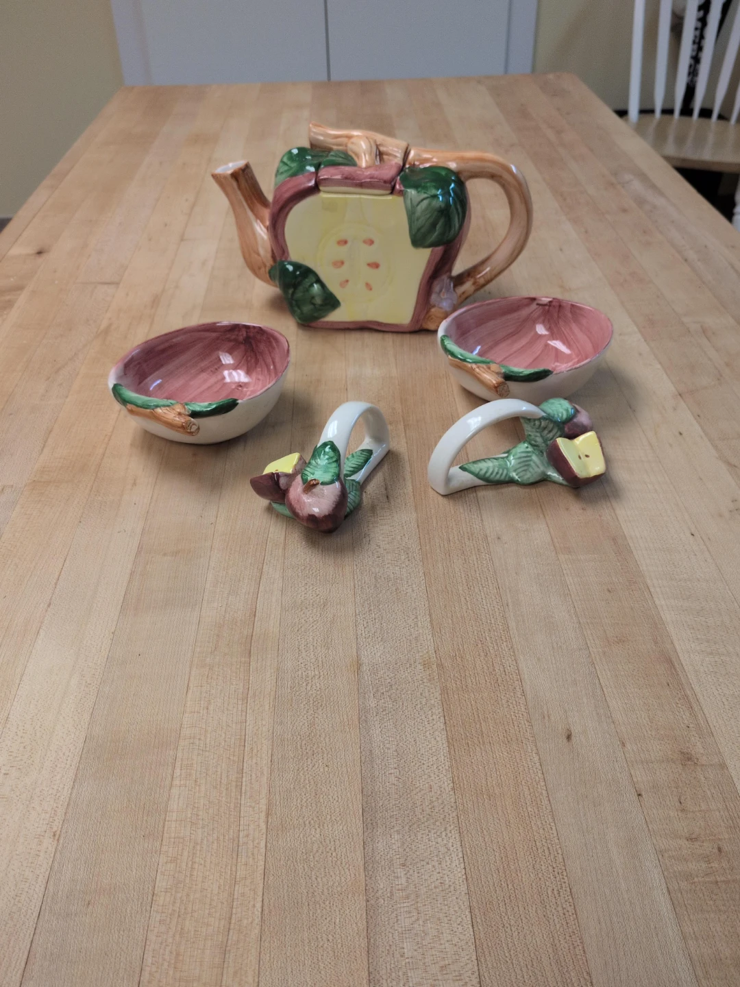 Apple-Shaped Teapot and Bowls Set