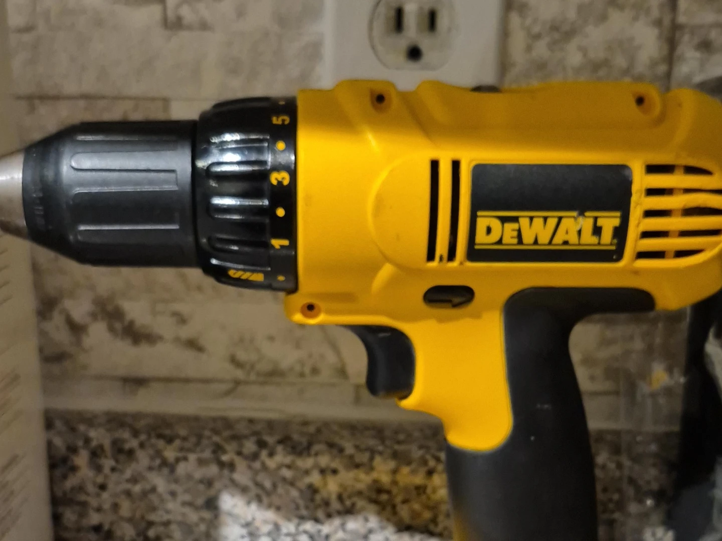 DeWalt DC759 Cordless Drill/Driver