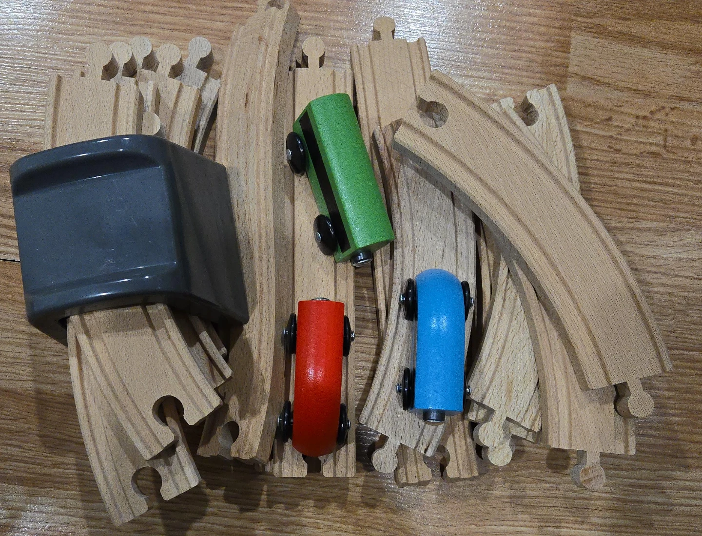 Wooden Train Track Set with 3 cars