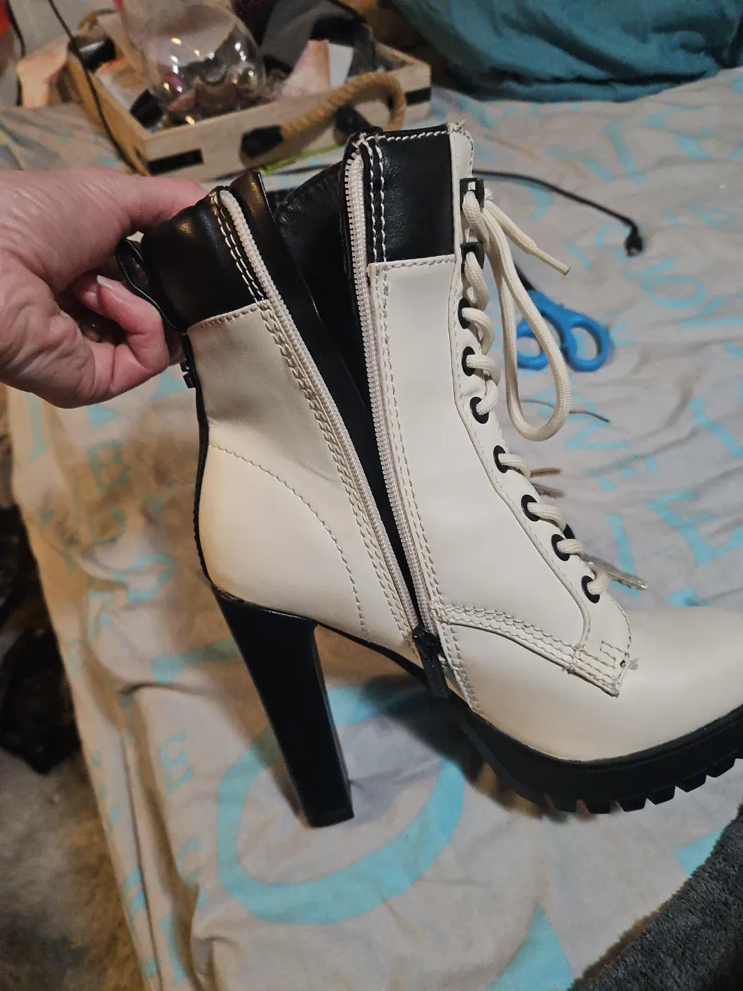 🌱White and Black Lace-Up Chunky Heel Boots