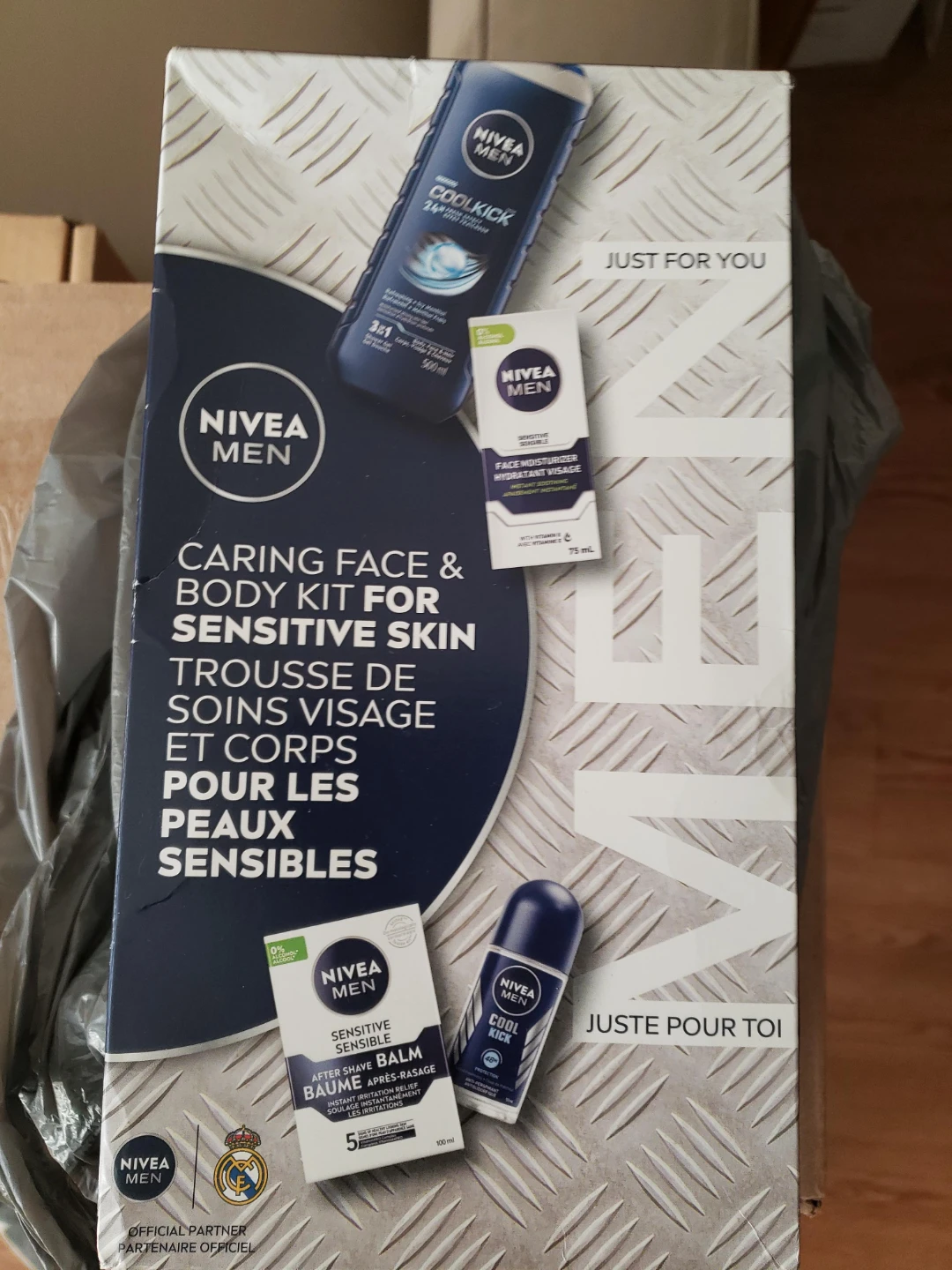 NIVEA MEN Caring Face & Body Kit for Sensitive Skin Gift Set