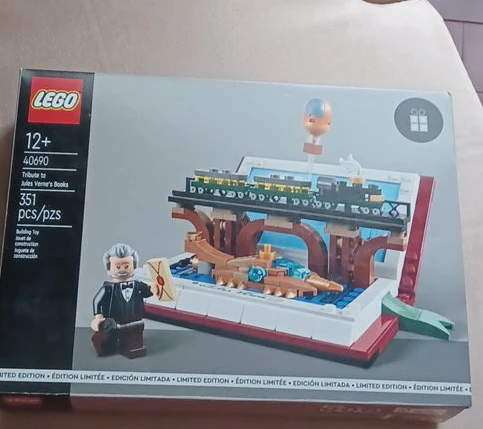 New LEGO 40690 Tribute to Jules Verne's Books Limited Edition !