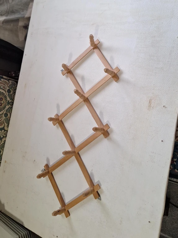 Wooden Accordion Wall Hanger