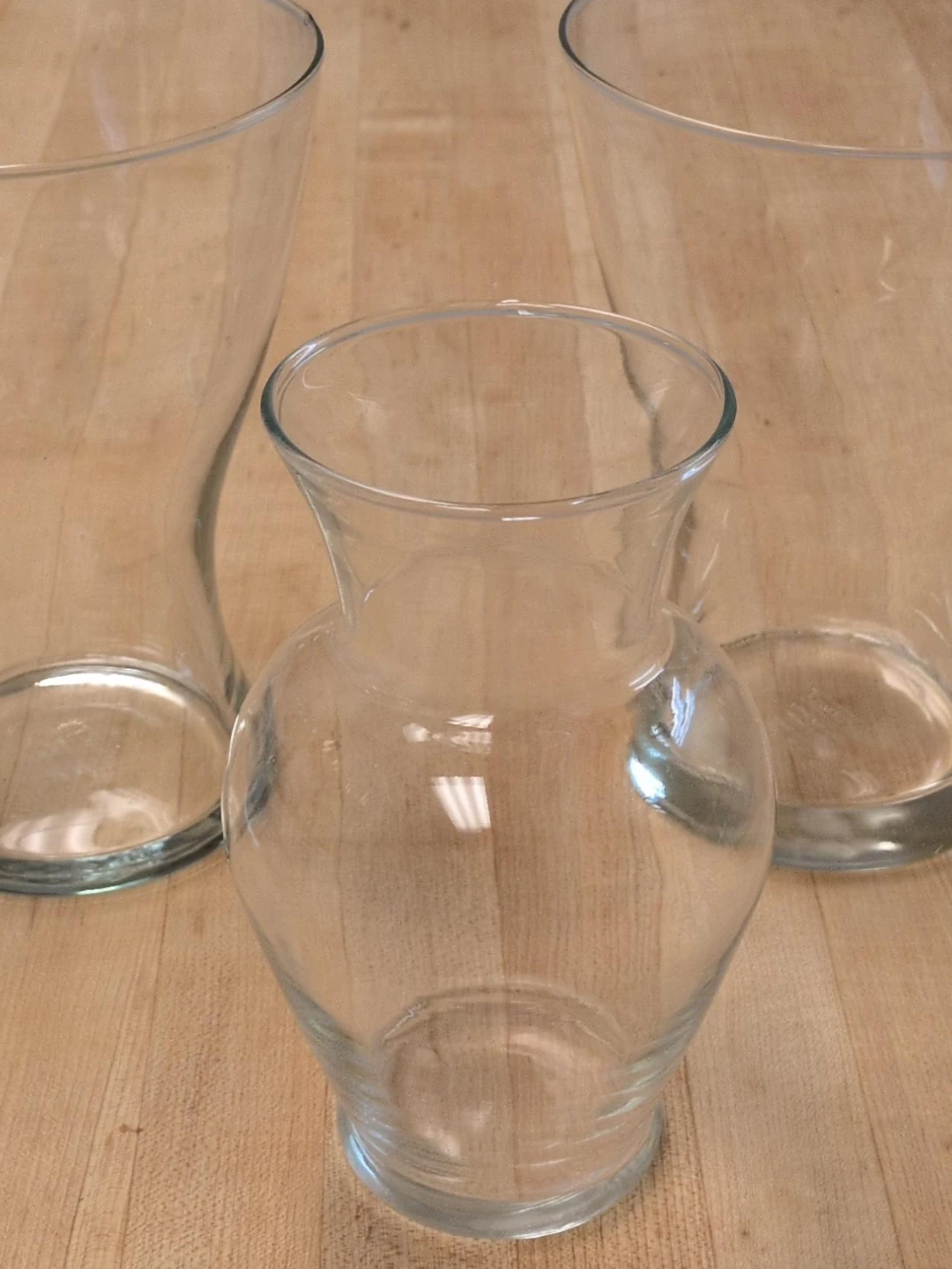 Set of 3 clear glass vases