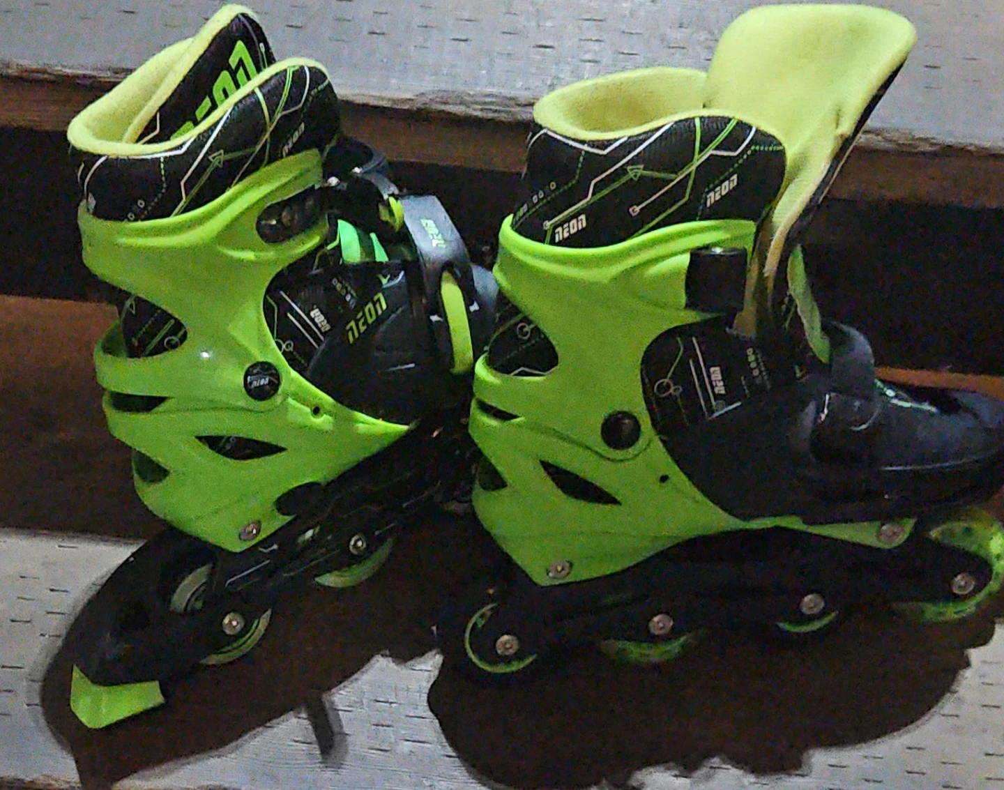 Neon Inline Skates - Green and Black