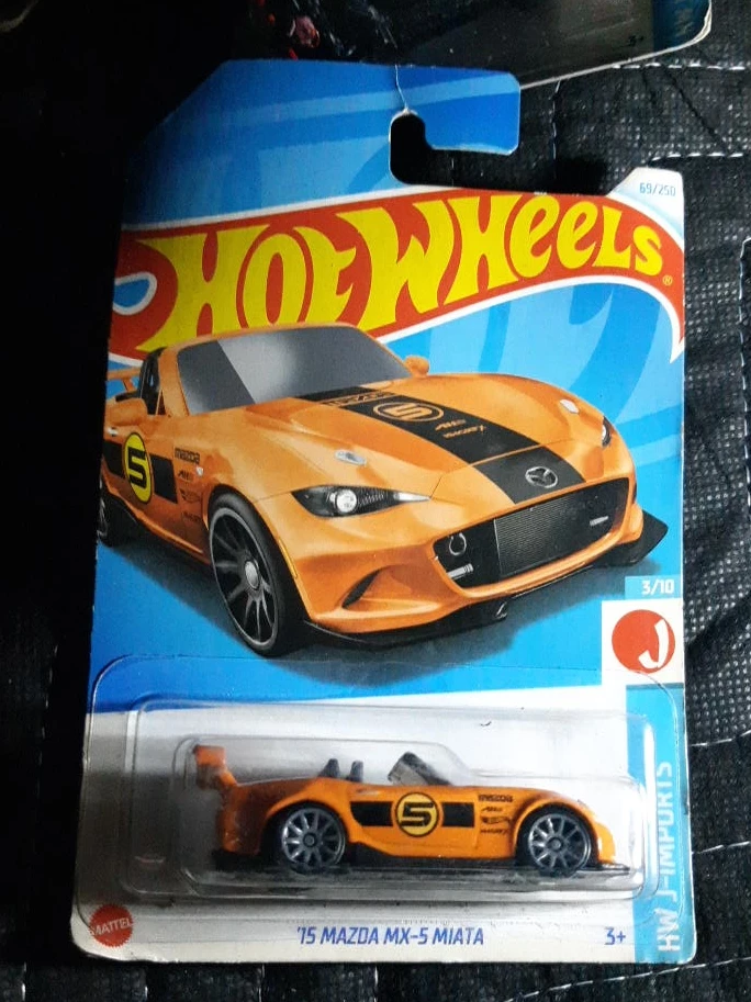 Hot Wheels '15 Mazda MX-5 Miata