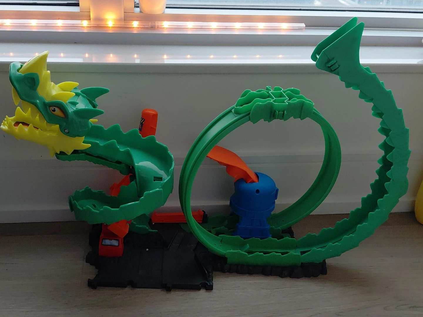 Hot Wheels Dragon Drive Firefight Track Set