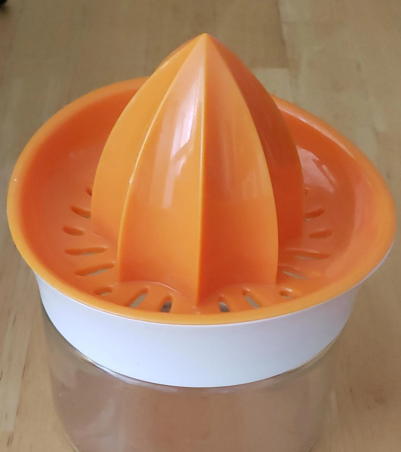 Orange Citrus Juicer with Glass Pitcher