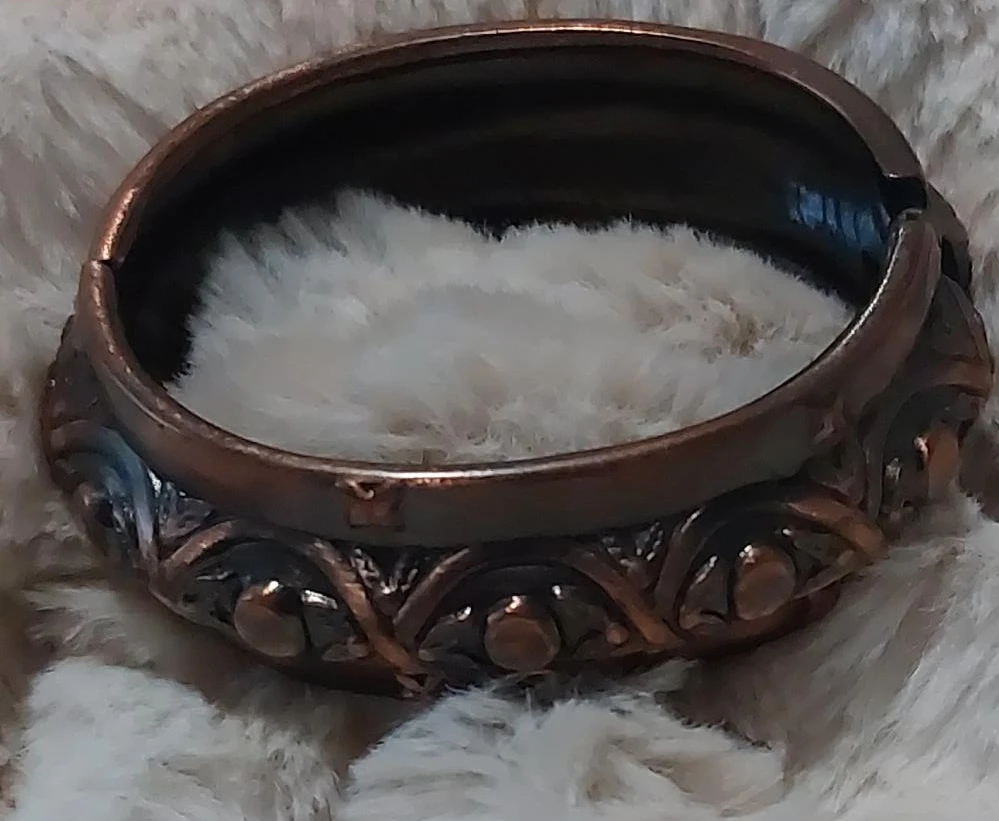 Vintage Copper-Toned Bangle Bracelet