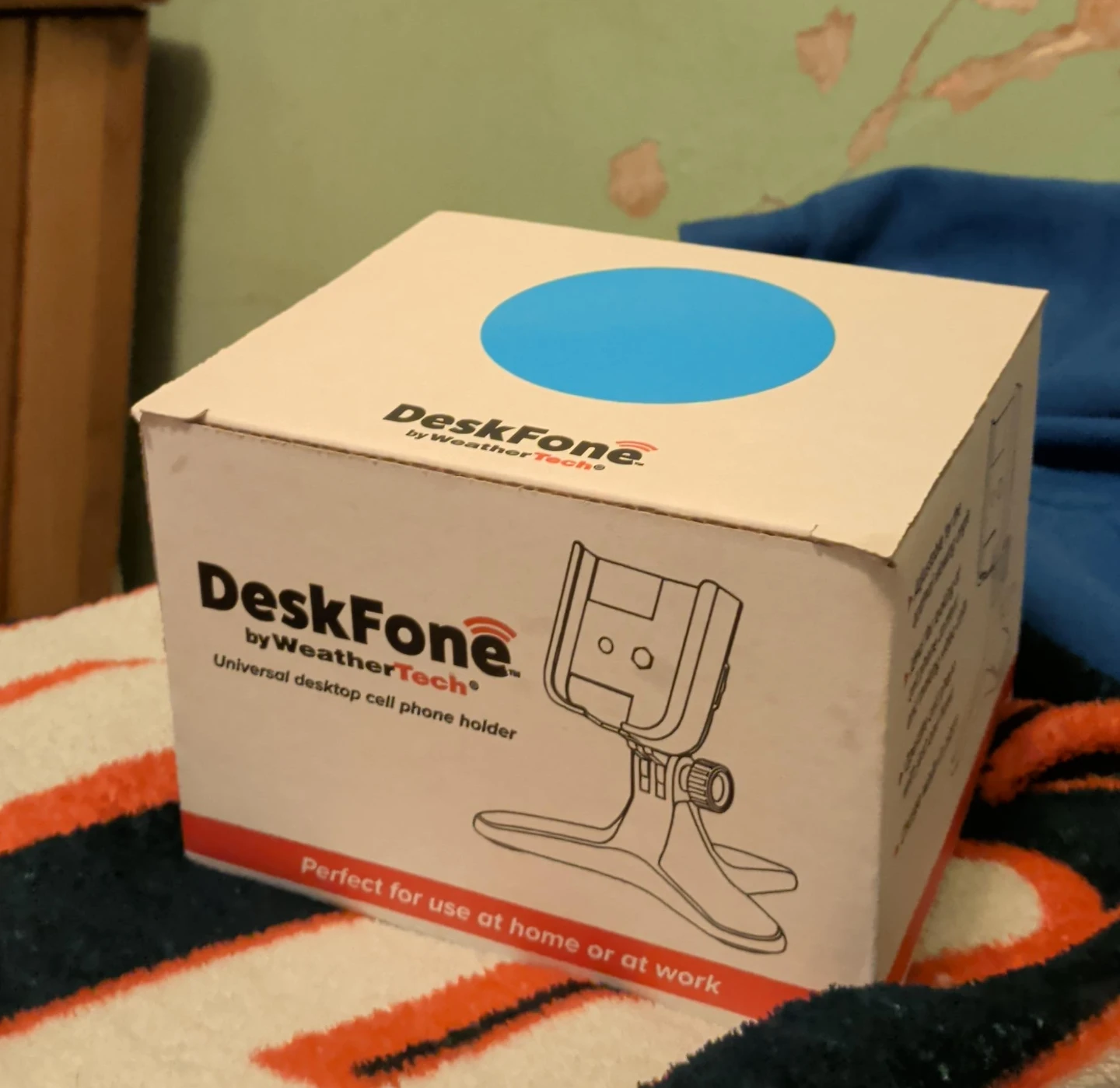 WeatherTech DeskFone - Universal Desktop Cell Phone Holder