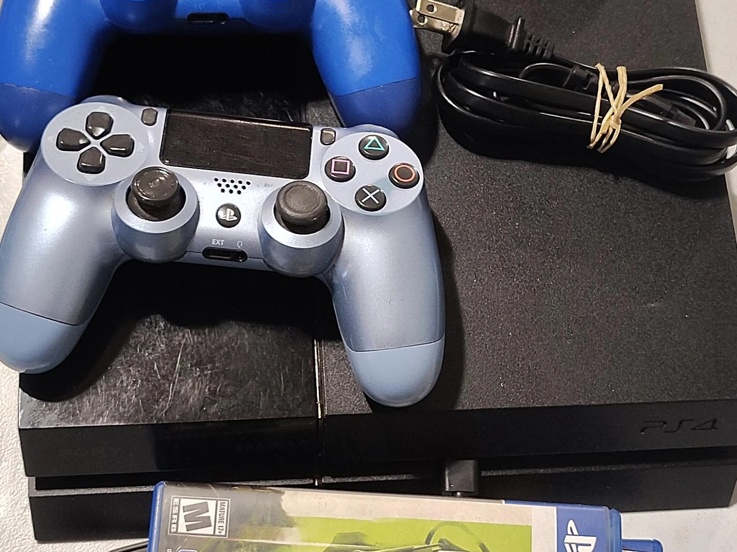 Used PS4 Console with 2 Controllers