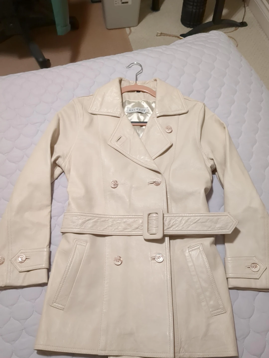 RELEASE Cream Leather Trench coat
