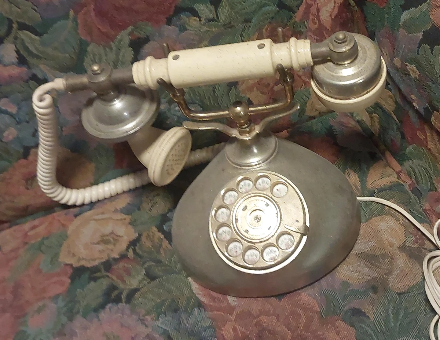 Vintage Rotary Dial Telephone🥕