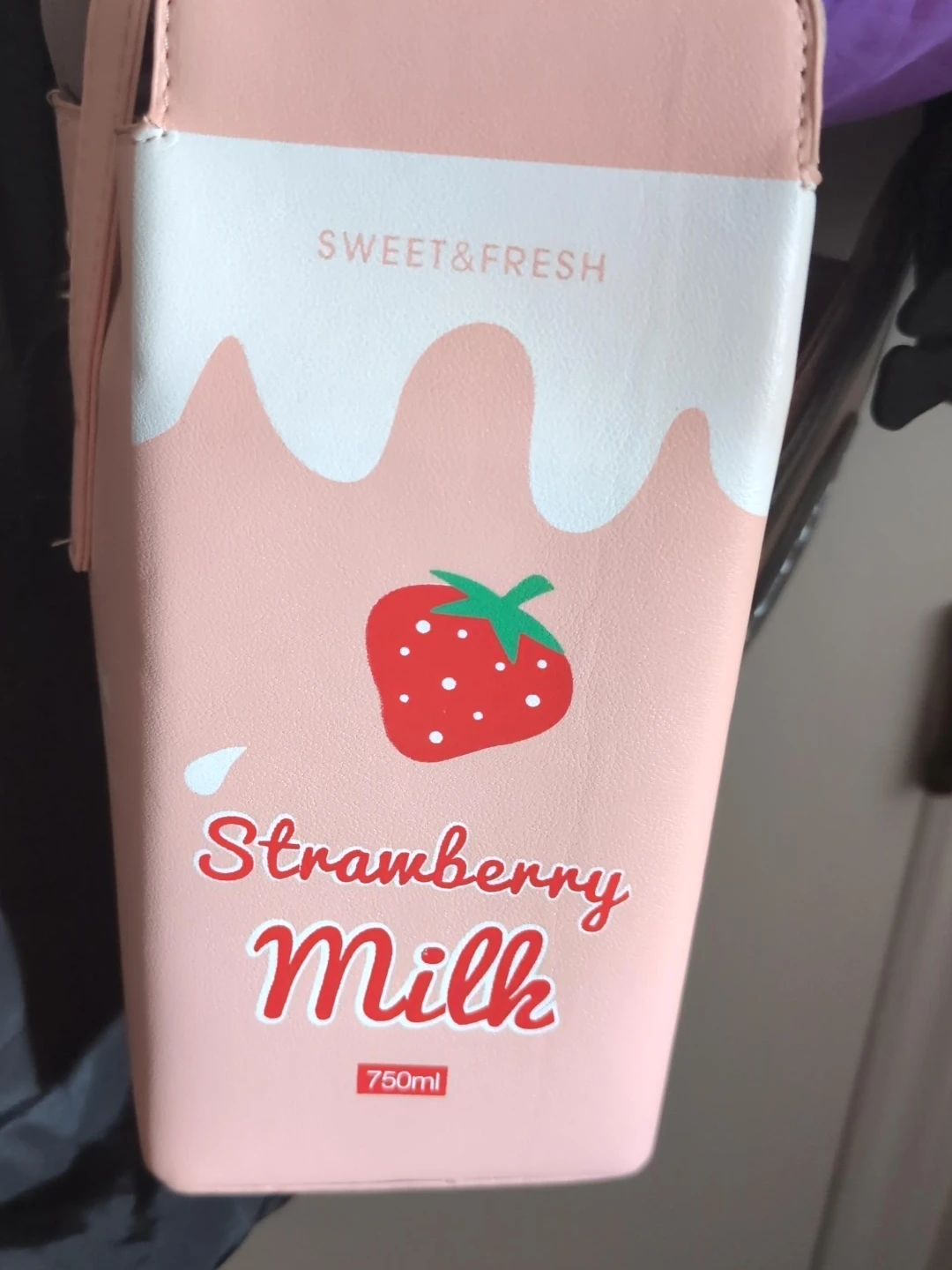 Strawberry Milk 750ml Bag