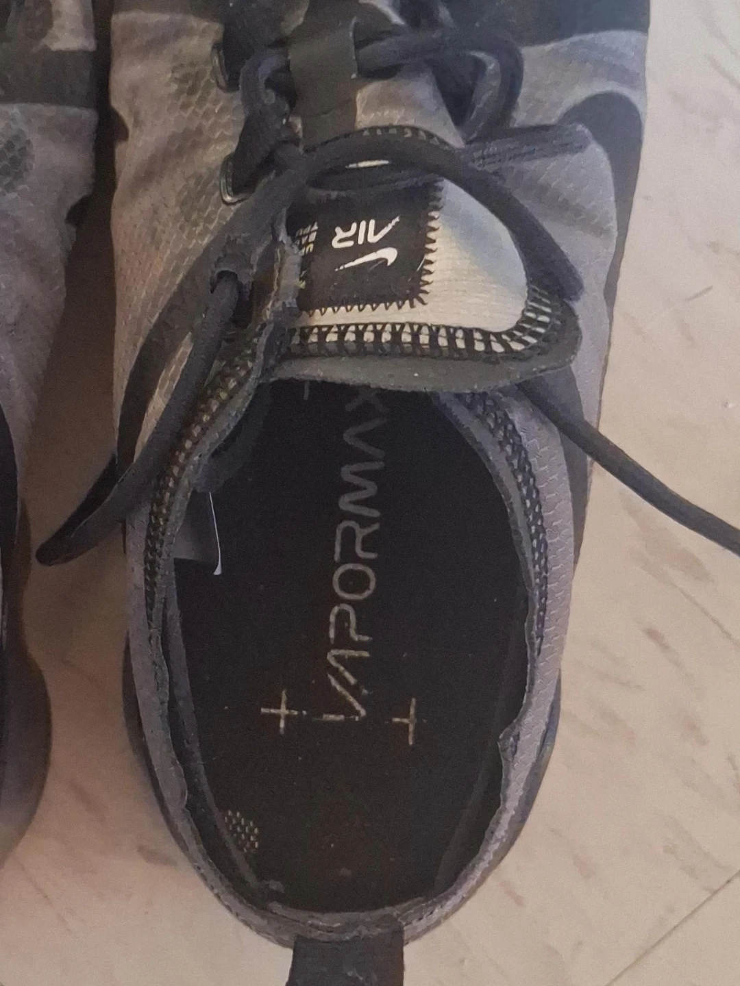 Nike Air Vapormax Running Shoes SIZE 9