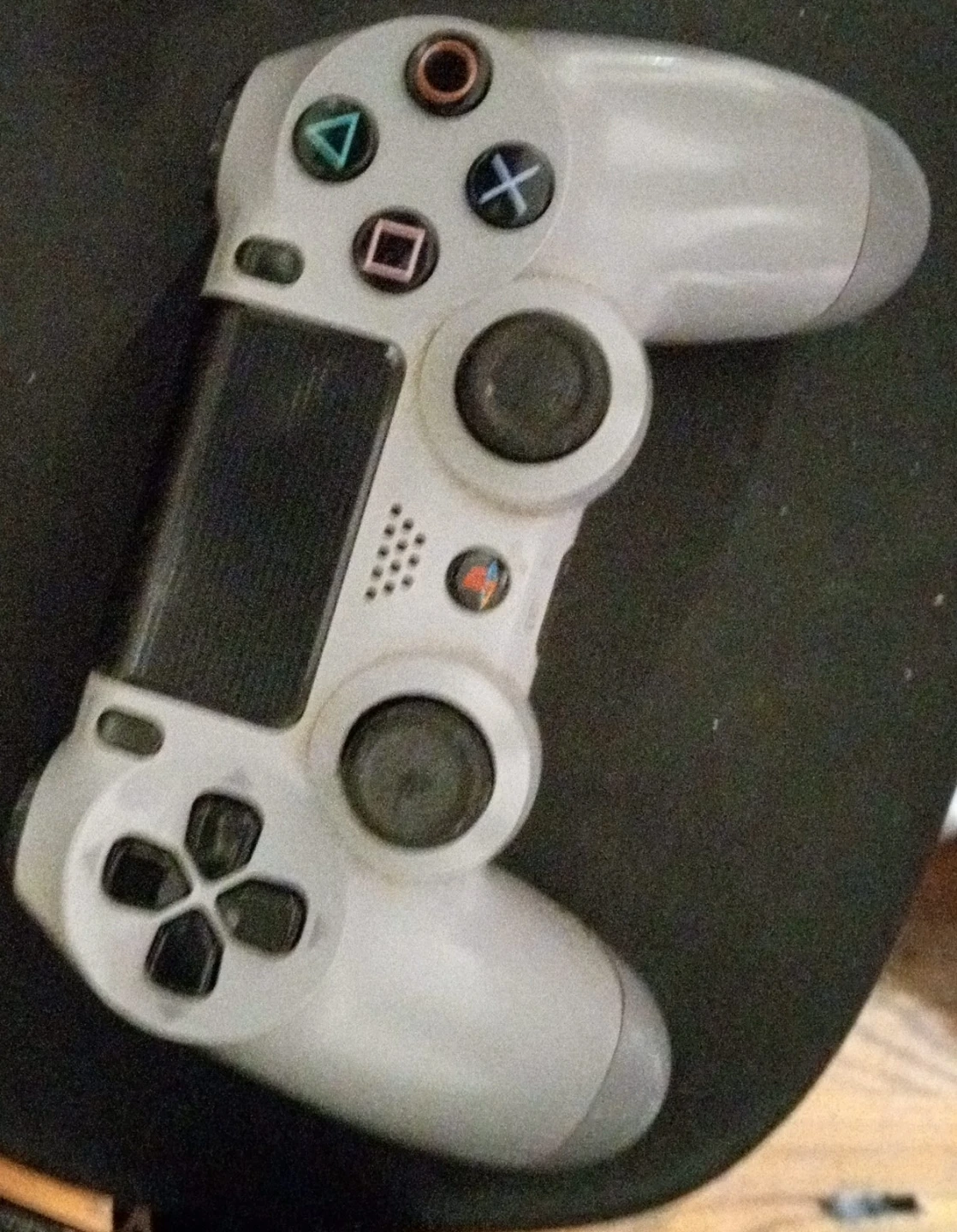PlayStation 4 Dualshock 4 Wireless Controller - White