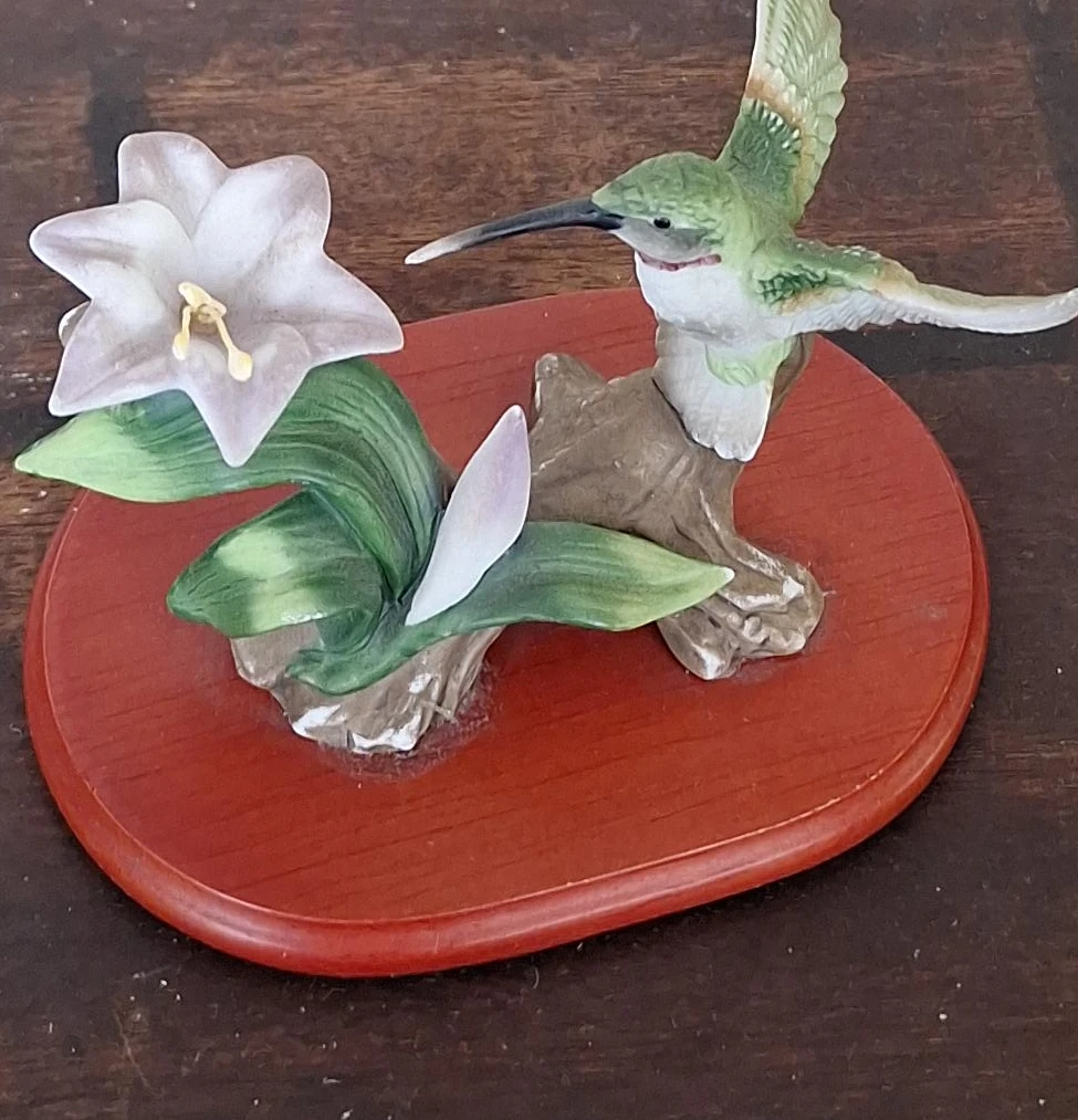 Hummingbird Figurine with Flower